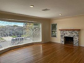 Beautiful 3 Bedroom 2 Bath Home For Rent  in Inglewood, CA