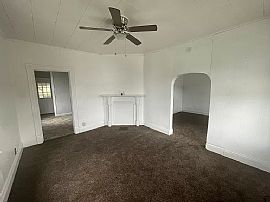 2107 Highland Ave, Wheeling, Wv 26003 in Wheeling, WV (Photo 2 of 10)