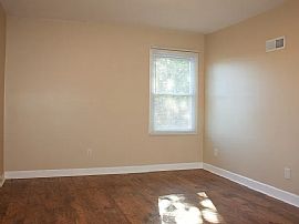 615 James St, Bridgeport, Wv 26330 in Bridgeport, WV (Photo 8 of 12)