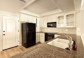 Stunning 3 Bedroom 2 Bath Home For Rent  in Huntington Beach, CA (Photo 3 of 8)