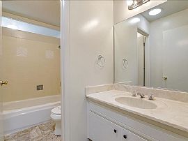 Beautiful 3 Bedroom 2 Bath Home For Rent  in Sunnyvale, CA (Photo 4 of 7)