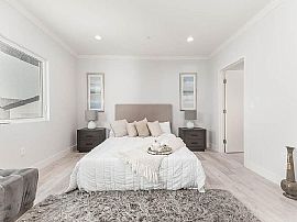 Beautiful 3 Bedroom 2 Bath Home For Rent  in Glendale, CA (Photo 4 of 7)