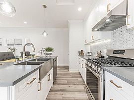 Beautiful 3 Bedroom 2 Bath Home For Rent  in Glendale, CA (Photo 5 of 7)