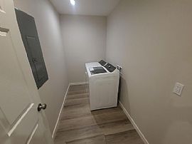 Beautiful 3 Bedroom 2 Bath Home For Rent  in Redwood City, CA (Photo 4 of 8)