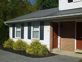 Adorable 1 Bedroom Apartment. in Ephrata, PA (Photo 2 of 9)