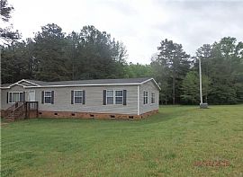 4bed 2bath  in Concord, NC (Photo 2 of 10)