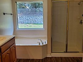 Beautiful 3 Bedroom 2 Bath Home For Rent  in Rockwall, TX (Photo 6 of 9)