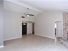 Amazing 3 Bedroom 2 Bath Home For Rent in Pearland, TX (Photo 4 of 7)