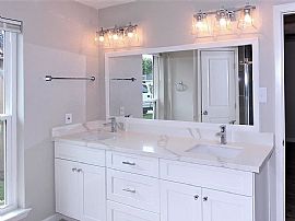 Amazing 3 Bedroom 2 Bath Home For Rent in Pearland, TX (Photo 5 of 7)