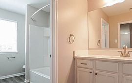 Beautiful 4 Bedroom 2.5 Bath Home For Rent  in Baytown, TX (Photo 4 of 5)