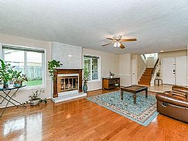 Beautiful 4 Bedroom 2.5 Bath Home For Rent in Sugar Land, TX