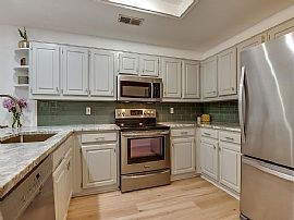  Beautiful 2 Bedroom 2 Bath Home For Rent  in Carrollton, TX (Photo 4 of 5)