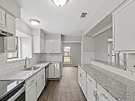 Beautiful 3 Bedroom 2 Bath Home For Rent  in Mesquite, TX (Photo 2 of 8)