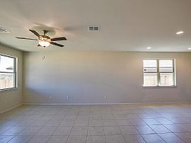 Beautiful and Spacious 3 Bedroom 2.5 Bath Home For Rent  in San Marcos, TX (Photo 4 of 9)