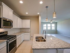 Beautiful and Spacious 3 Bedroom 2.5 Bath Home For Rent  in San Marcos, TX (Photo 6 of 9)