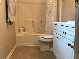 2428 E University Dr Apt 702, Auburn, Al 36830 in Auburn, AL (Photo 8 of 12)