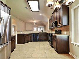 Beautiful 4 Bedroom 2 Bath Home For Rent  in Round Rock, TX (Photo 2 of 7)