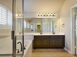 Beautiful 4 Bedroom 2 Bath Home For Rent  in Round Rock, TX (Photo 7 of 7)