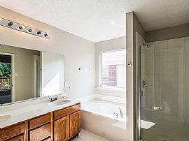 Beautiful 3 Bedroom 2 Bath Home For Rent  in Mc Kinney, TX (Photo 3 of 6)