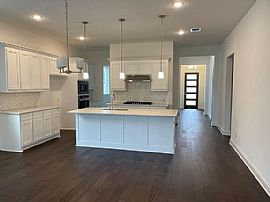 Beautiful 4 Bedroom 2 Bath Home For Rent  in Denton, TX (Photo 5 of 6)