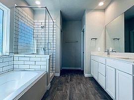 Beautiful 4 Bedroom 3 Bath Home For Rent  in Conroe, TX (Photo 4 of 7)