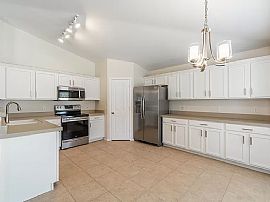 4053 S Kirby Ct, Gilbert, Az 85297 in Gilbert, AZ (Photo 8 of 12)