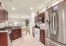 16511 W Lone Tree Ct, Surprise, Az 85374 in Surprise, AZ (Photo 3 of 11)