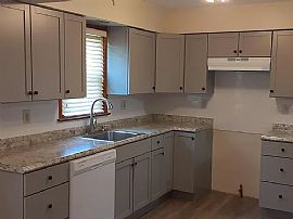 Beautiful 3bedroom at Oh 44471.(332) 252-3112 in Struthers, OH (Photo 4 of 10)