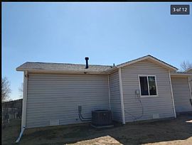 3105 Anchor Dr, Evans, Co 80620 Adorable Home in Evans, CO (Photo 3 of 11)