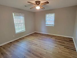 1218 Byron Ave Sw, Decatur, Al 35601 in Decatur, AL (Photo 2 of 10)