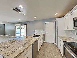 420 E Hermosa Dr, Tempe, Az 85282 in Tempe, AZ (Photo 4 of 12)