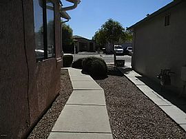 1610 W Houchin Way, Tucson, Az 85746 in Tucson, AZ (Photo 2 of 11)