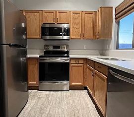 6612 W Whispering Wind Dr, Glendale, Az 85310 in Glendale, AZ (Photo 7 of 12)