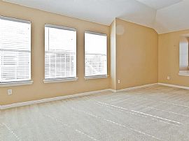 Beautiful 3 Bedroom 2.5 Bath Home For Rent  in Irving, TX (Photo 2 of 8)