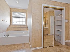 Beautiful 3 Bedroom 2.5 Bath Home For Rent  in Irving, TX (Photo 5 of 8)