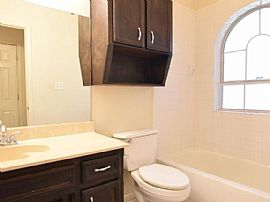 Beautiful 3 Bedroom 2 Bath Home For Rent  in Killeen, TX (Photo 6 of 6)