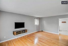 738 School St, Clawson, Mi 48017 Gorgeous Home in Clawson, MI (Photo 4 of 12)