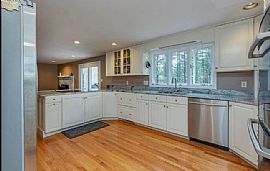 23 Middle Dunstable Rd, Nashua, Nh 03062 Beautiful Home in Nashua, NH (Photo 4 of 9)