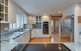 23 Middle Dunstable Rd, Nashua, Nh 03062 Beautiful Home in Nashua, NH (Photo 5 of 9)