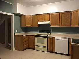 Charming 4 Bedroom Home  in Cincinnati, OH (Photo 5 of 7)