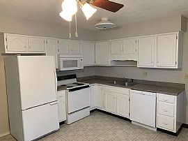 Charming 3 Bedroom Home in Fairborn, OH (Photo 4 of 9)