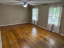 280 Citation Dr, Virginia Beach, Va 23462 : Peaceful House in Virginia Beach, VA (Photo 4 of 6)