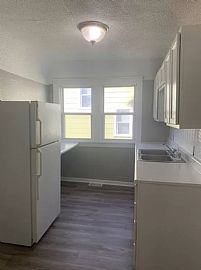 4bd 1ba Going For Reasonable Price  in Kansas City, MO (Photo 5 of 12)