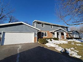 21520 Lees Ct, Brookfield, Wi 53045 in Brookfield, WI
