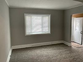 2015 Wisconsin Ave, Superior, Wi 54880c in Superior, WI (Photo 5 of 11)