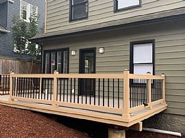 1106 E Denny Way, Seattle, Wa 98122 : Stunning House in Seattle, WA (Photo 2 of 11)