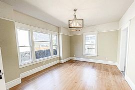 1106 E Denny Way, Seattle, Wa 98122 : Stunning House in Seattle, WA (Photo 6 of 11)