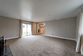 10506 Irene Ave Sw, Lakewood, Wa 98499 : Comfortable House in Lakewood, WA (Photo 5 of 8)