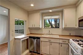 2103 N 193rd St, Shoreline, Wa 98133 : Excellent House in Shoreline, WA (Photo 7 of 12)