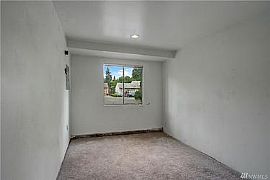 2103 N 193rd St, Shoreline, Wa 98133 : Excellent House in Shoreline, WA (Photo 9 of 12)